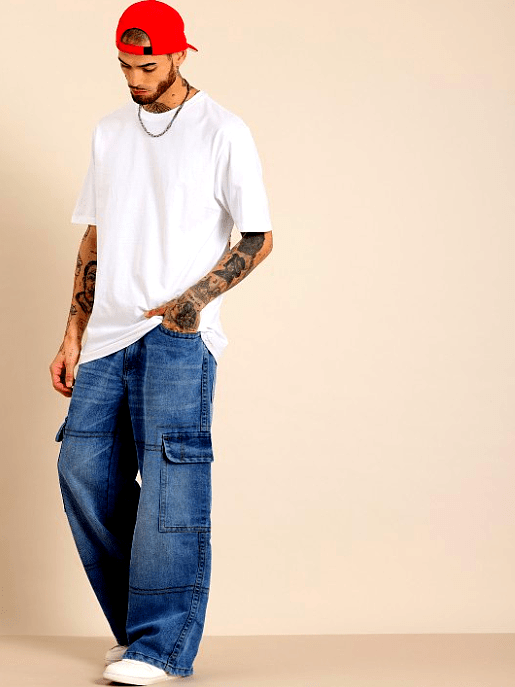 HERE&NOW Oversized White T-Shirt – Front View HERE&NOW Men's Oversized White T-Shirt – Minimalist Streetwear Style